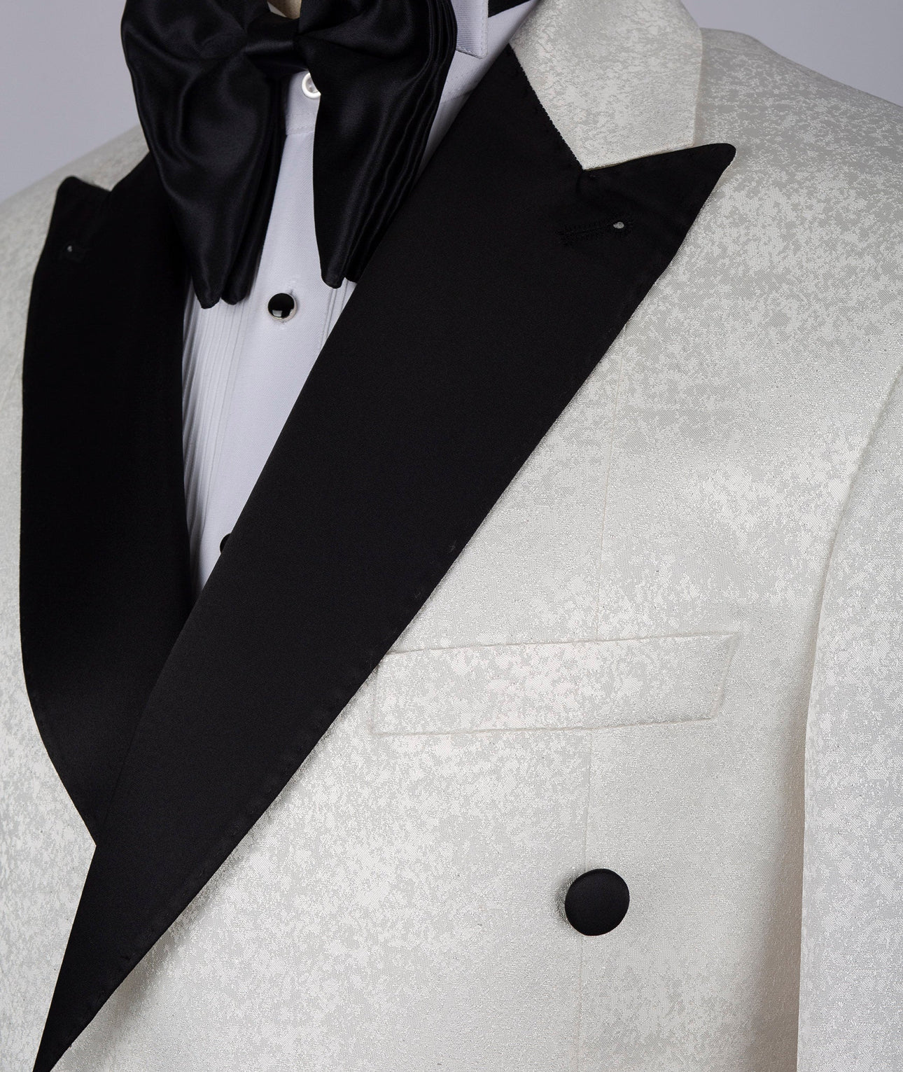 Black Collar Patterned Tuxedo