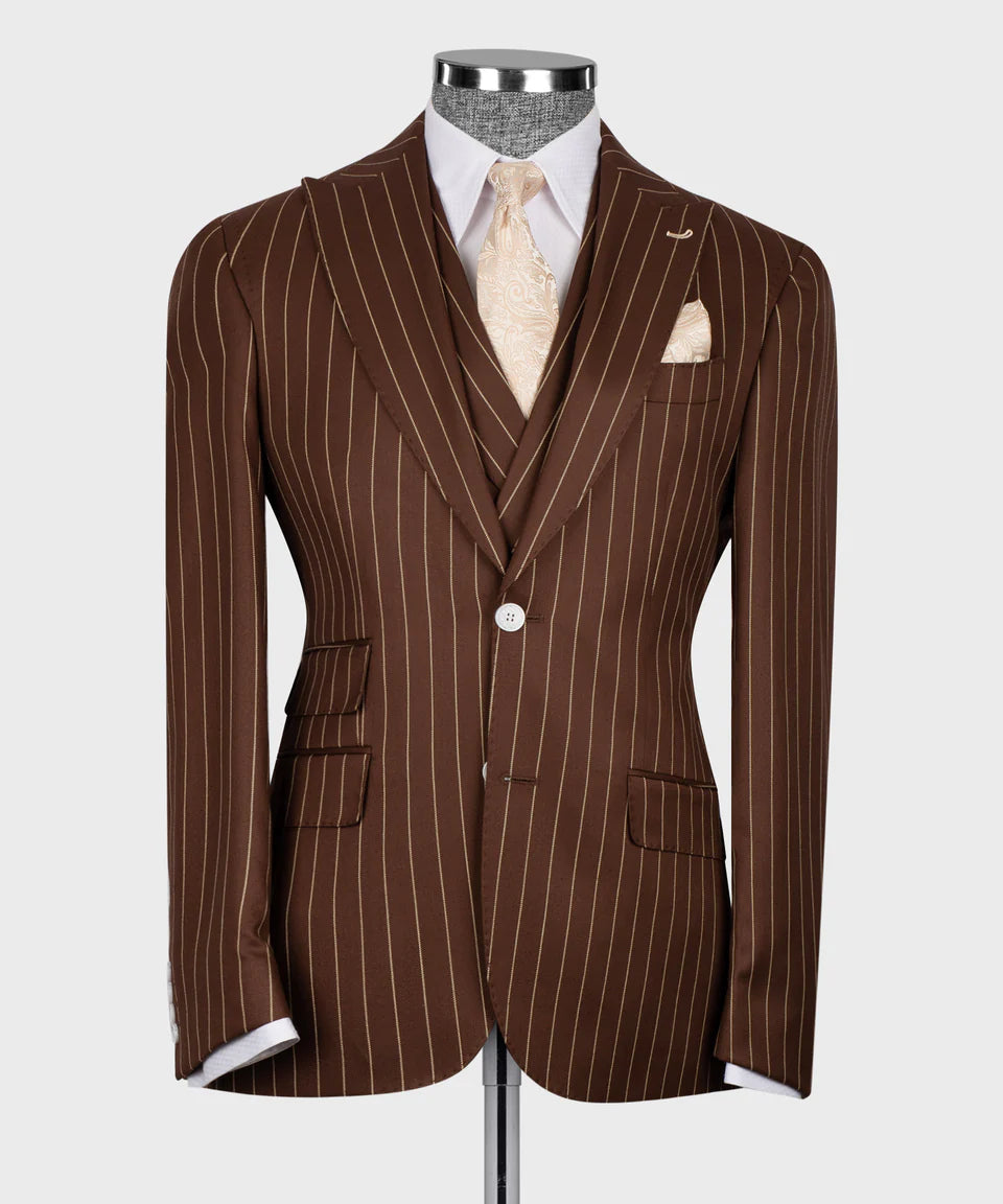 Traje de tres piezas a rayas