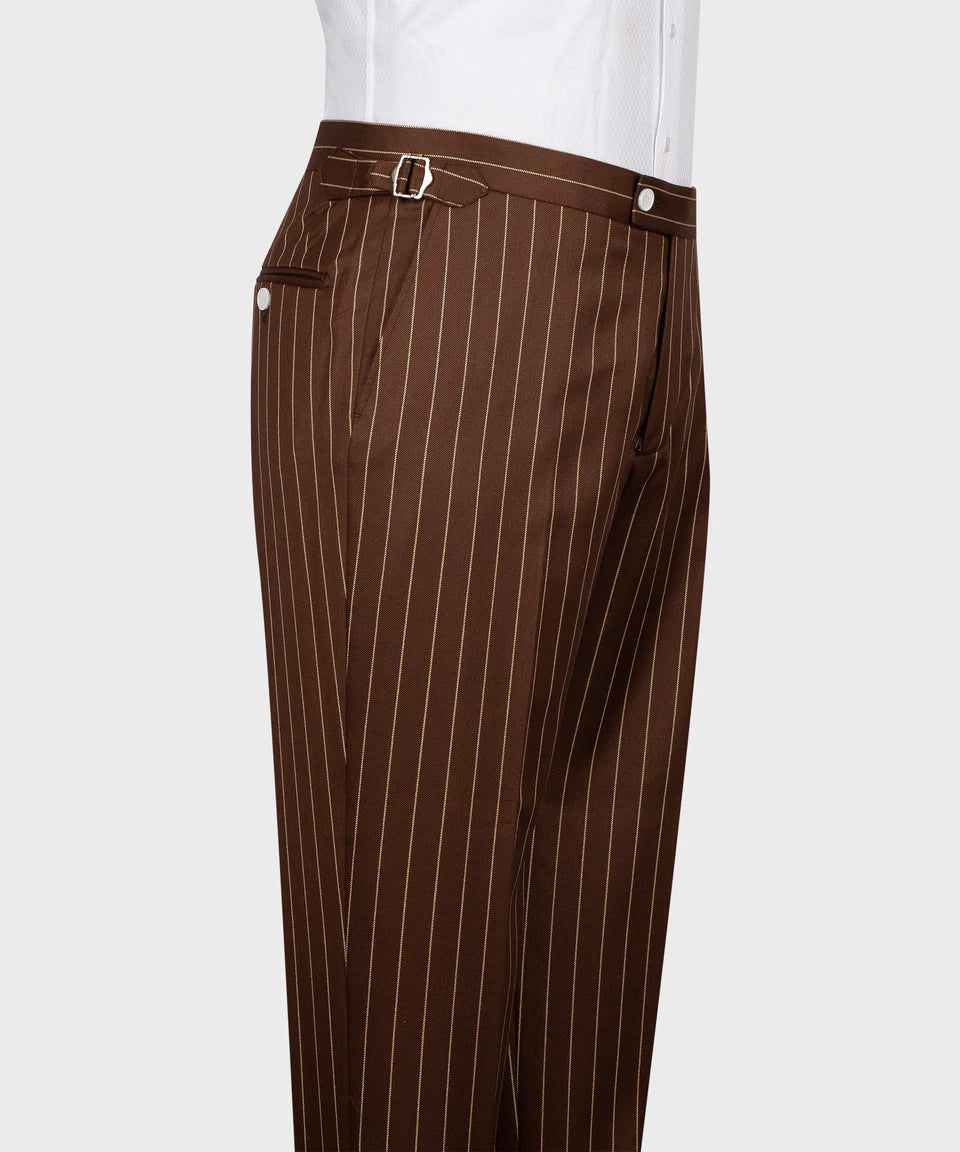 Traje de tres piezas a rayas