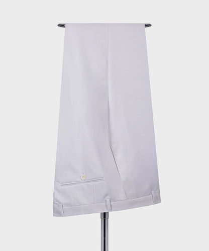 Traje de negocios con botones dorados