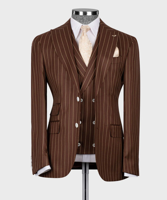 Traje de tres piezas a rayas