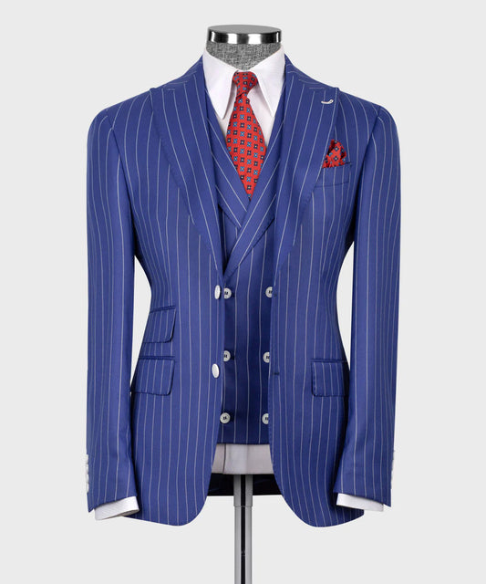 Traje de tres piezas a rayas
