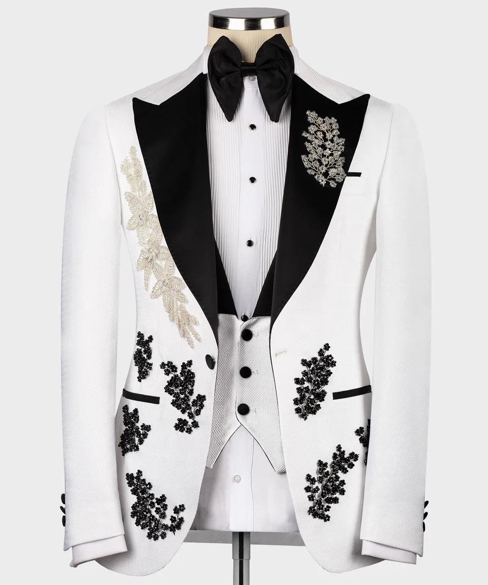 Esmoquin blanco de diseño personalizado