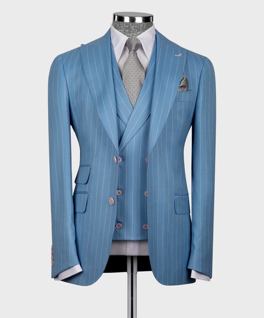 Traje de tres piezas a rayas