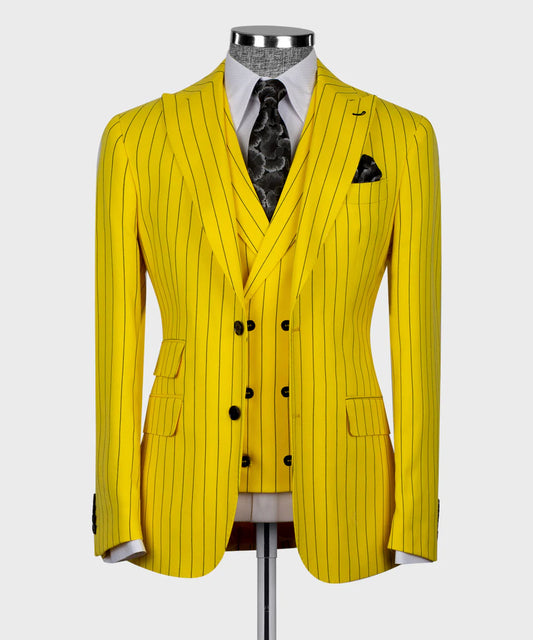 Traje de tres piezas a rayas