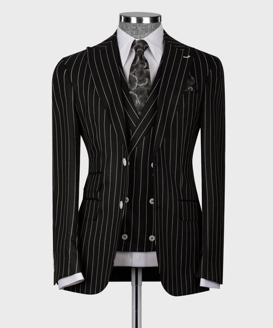 Traje de tres piezas a rayas