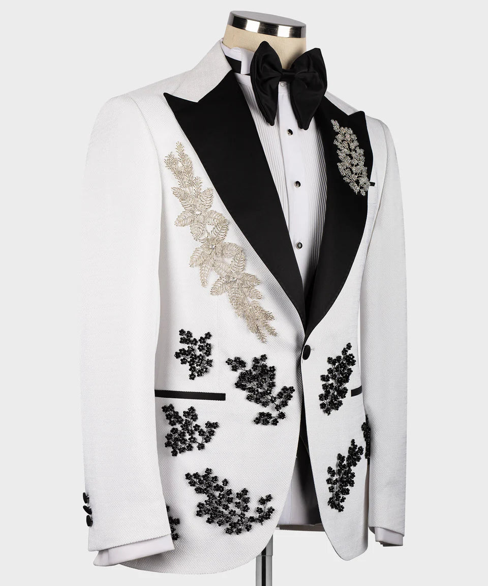 Esmoquin blanco de diseño personalizado