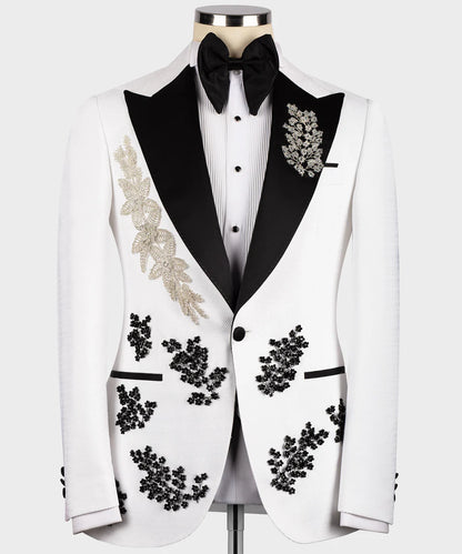 Esmoquin blanco de diseño personalizado